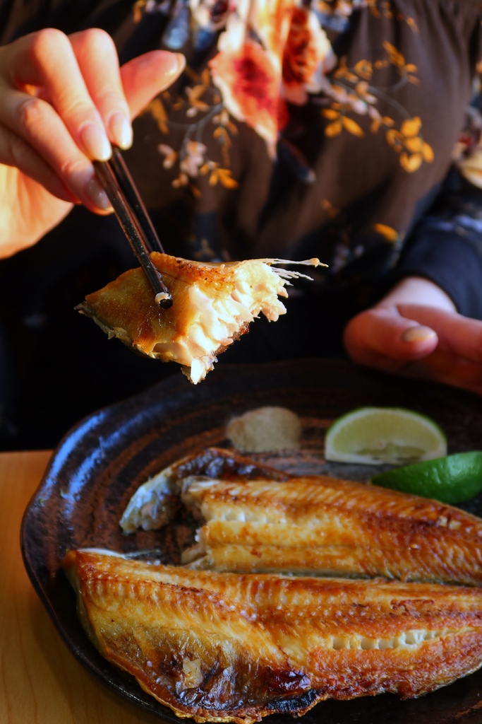 【竹圍漁港餐廳】鰻天下，自產自銷鰻魚專賣店 必吃招牌蒲燒鰻魚飯! @混血珊莎的奇幻旅程