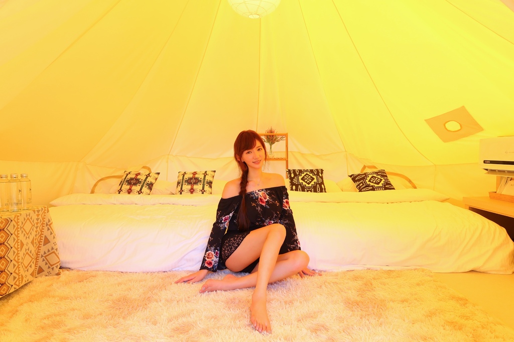 【露悠悠Glamping】 露悠悠露營區，高雄露營免裝備，露天山泉泳池超好玩，貨櫃酒吧好chill! @混血珊莎的奇幻旅程