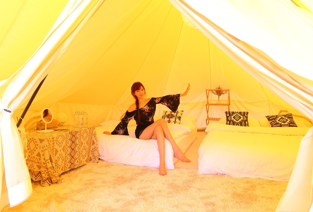 【露悠悠Glamping】 露悠悠露營區，高雄露營免裝備，露天山泉泳池超好玩，貨櫃酒吧好chill! @混血珊莎的奇幻旅程