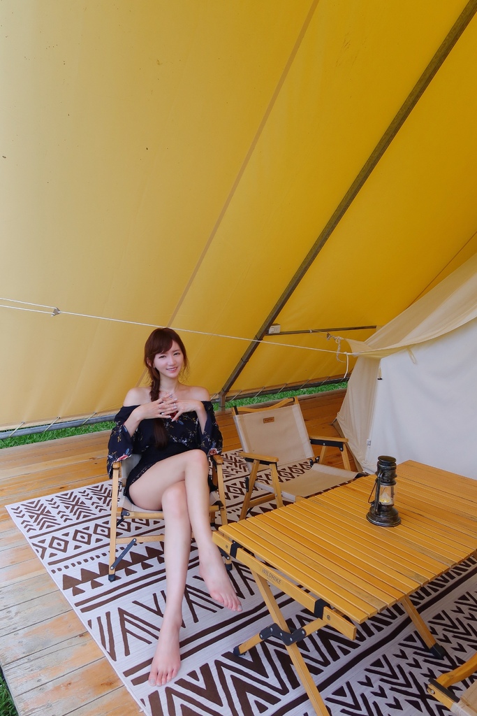 【露悠悠Glamping】 露悠悠露營區，高雄露營免裝備，露天山泉泳池超好玩，貨櫃酒吧好chill! @混血珊莎的奇幻旅程