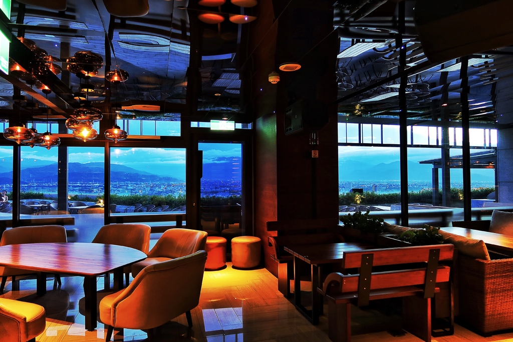 村却國際溫泉酒店｜景觀雙湯池，星空酒吧飽覽百萬夜景! @混血珊莎的奇幻旅程