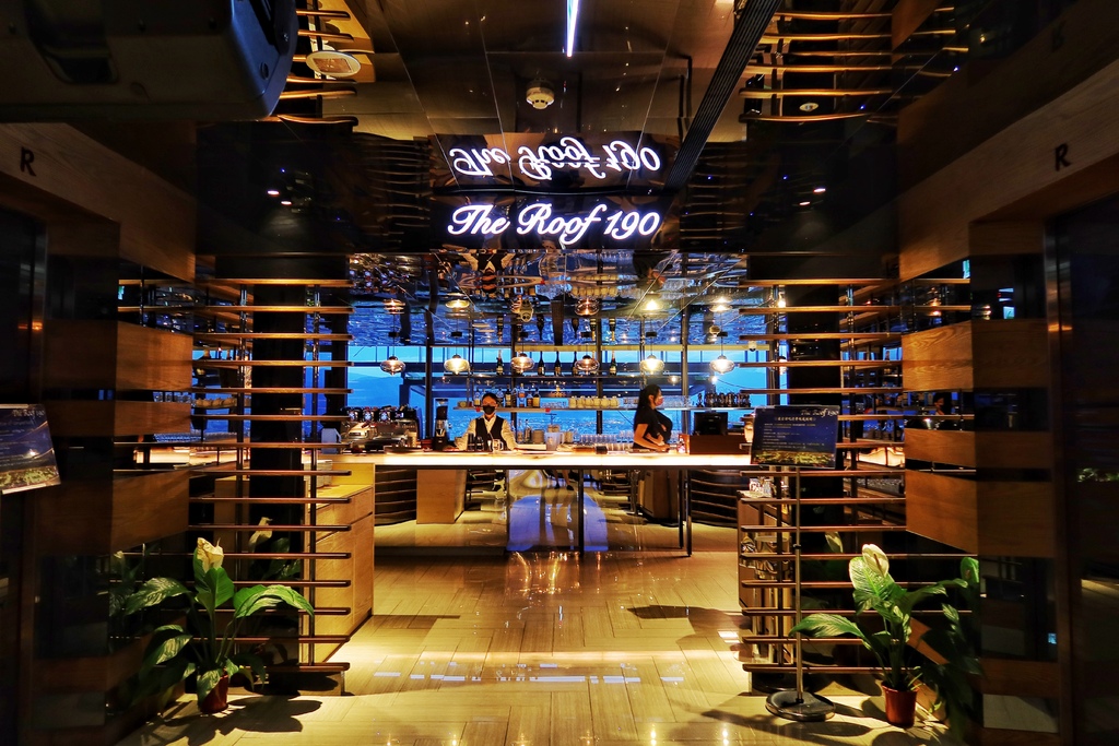 村却國際溫泉酒店｜景觀雙湯池，星空酒吧飽覽百萬夜景! @混血珊莎的奇幻旅程