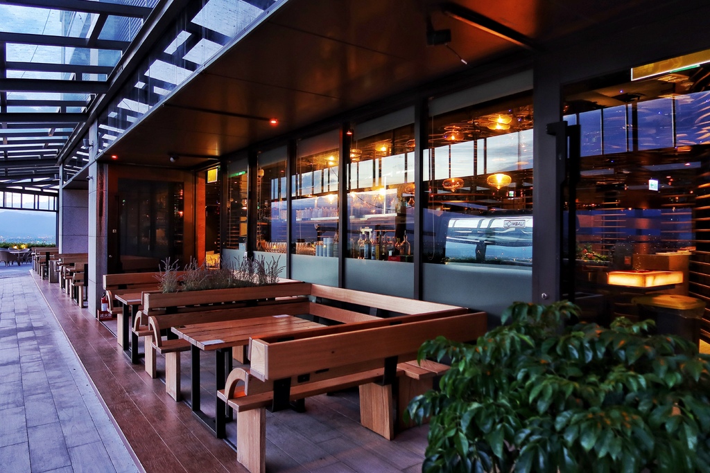 村却國際溫泉酒店｜景觀雙湯池，星空酒吧飽覽百萬夜景! @混血珊莎的奇幻旅程