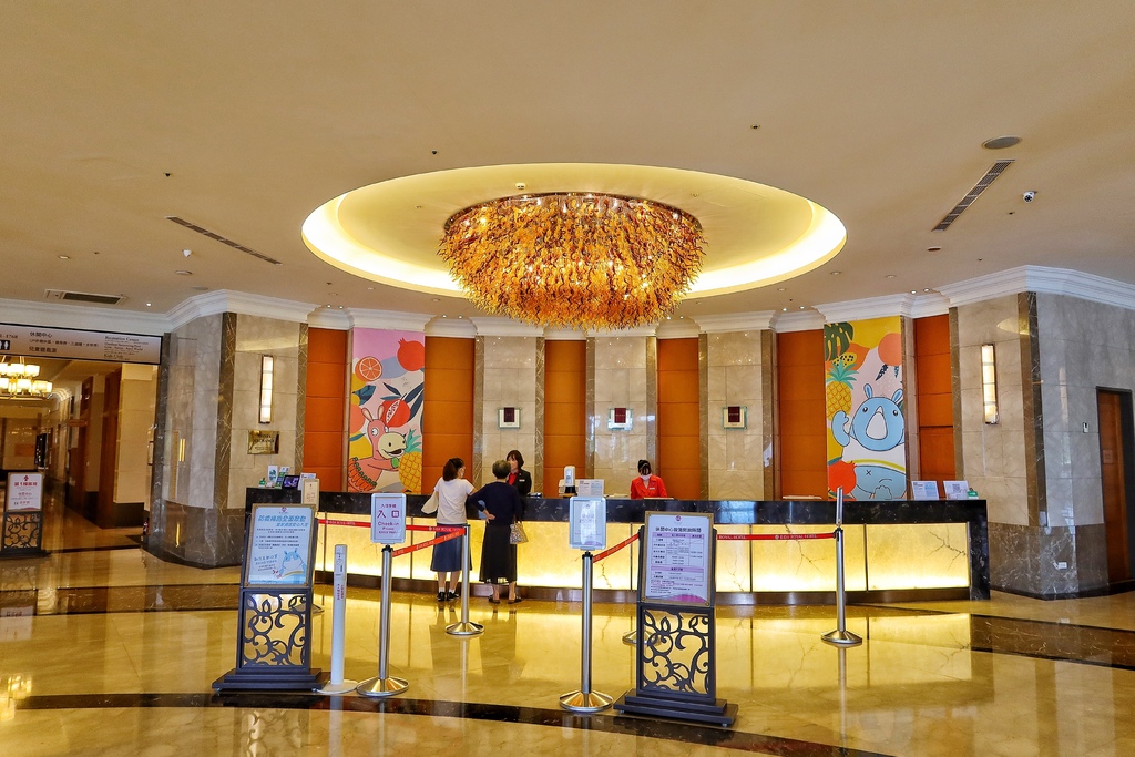 【高雄義大皇家酒店】南臺灣必住五星歐風飯店，千坪戲水空間! @混血珊莎的奇幻旅程