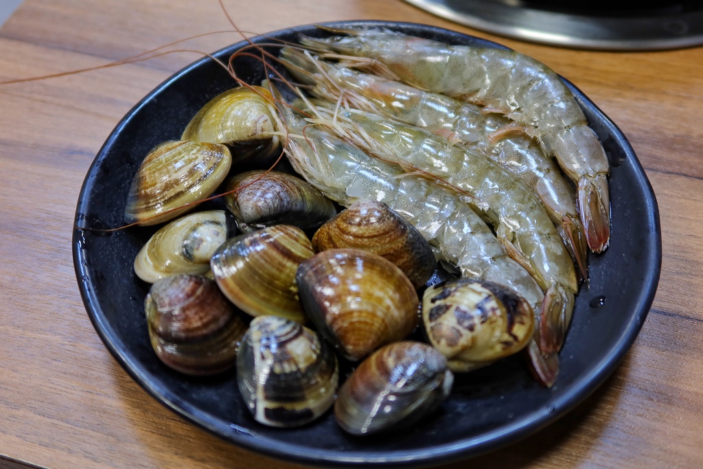 【冬山火鍋】熊飽鍋物冬山店，超可愛泰迪熊主題鍋物，平價宜蘭小火鍋 @混血珊莎的奇幻旅程