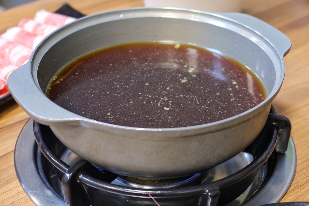 【冬山火鍋】熊飽鍋物冬山店，超可愛泰迪熊主題鍋物，平價宜蘭小火鍋 @混血珊莎的奇幻旅程