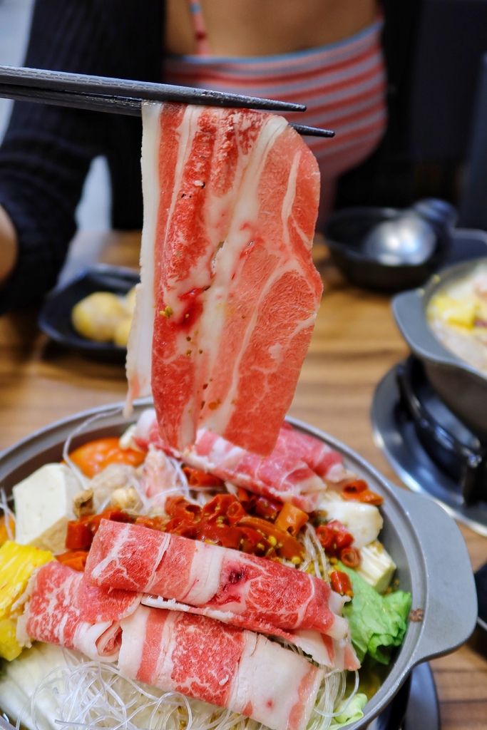 【冬山火鍋】熊飽鍋物冬山店，超可愛泰迪熊主題鍋物，平價宜蘭小火鍋 @混血珊莎的奇幻旅程