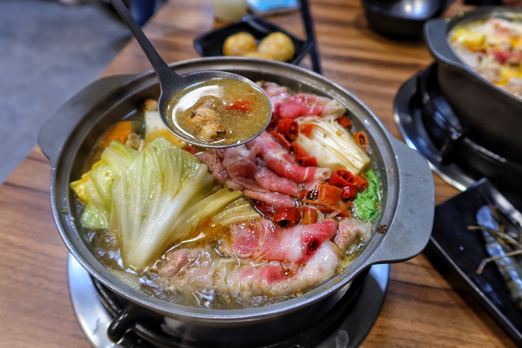 【冬山火鍋】熊飽鍋物冬山店，超可愛泰迪熊主題鍋物，平價宜蘭小火鍋 @混血珊莎的奇幻旅程