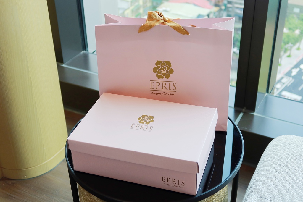 【參加婚禮鞋子推薦】艾佩絲EPRIS手工婚鞋｜雪白金婚鞋 輕奢華質感 好搭又好走｜台灣手工婚鞋品牌 大小尺碼女鞋通通有｜平價婚鞋皮鞋推薦 @混血珊莎的奇幻旅程