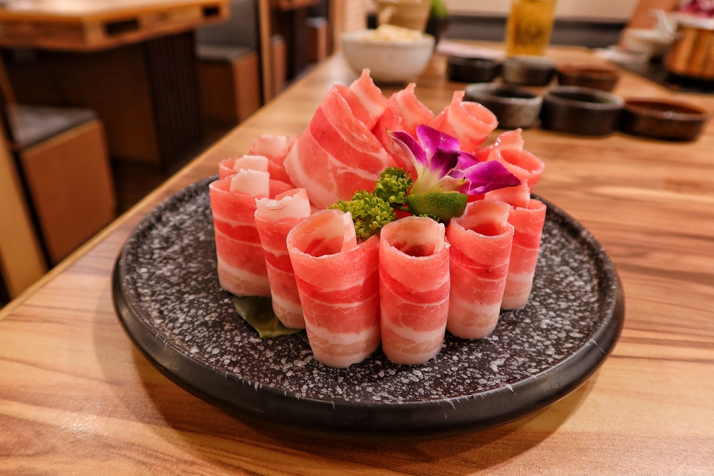 【金門火鍋】恆旨味屋 日式鍋物│招牌日本A5和牛 現撈活體波士頓龍蝦 金門必吃頂級鍋物│金門美食推薦 @混血珊莎的奇幻旅程