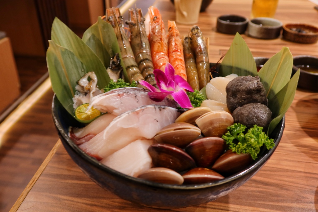 【金門火鍋】恆旨味屋 日式鍋物│招牌日本A5和牛 現撈活體波士頓龍蝦 金門必吃頂級鍋物│金門美食推薦 @混血珊莎的奇幻旅程