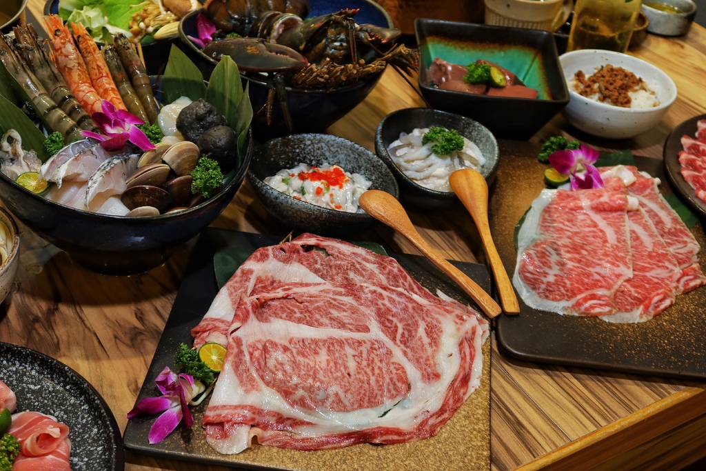 【金門火鍋】恆旨味屋 日式鍋物│招牌日本A5和牛 現撈活體波士頓龍蝦 金門必吃頂級鍋物│金門美食推薦 @混血珊莎的奇幻旅程