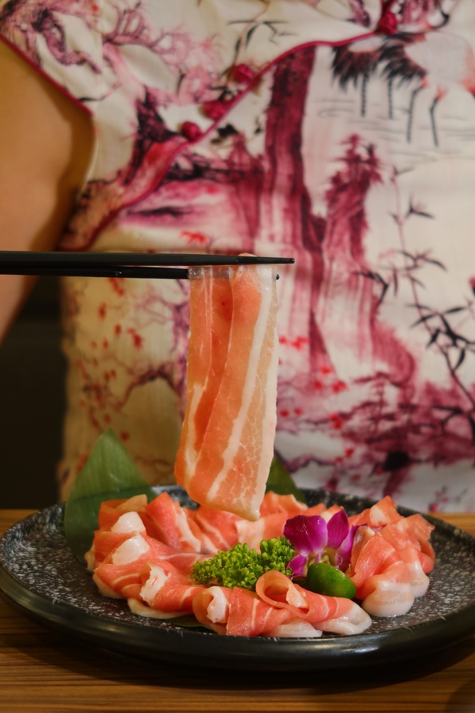 【金門火鍋】恆旨味屋 日式鍋物│招牌日本A5和牛 現撈活體波士頓龍蝦 金門必吃頂級鍋物│金門美食推薦 @混血珊莎的奇幻旅程