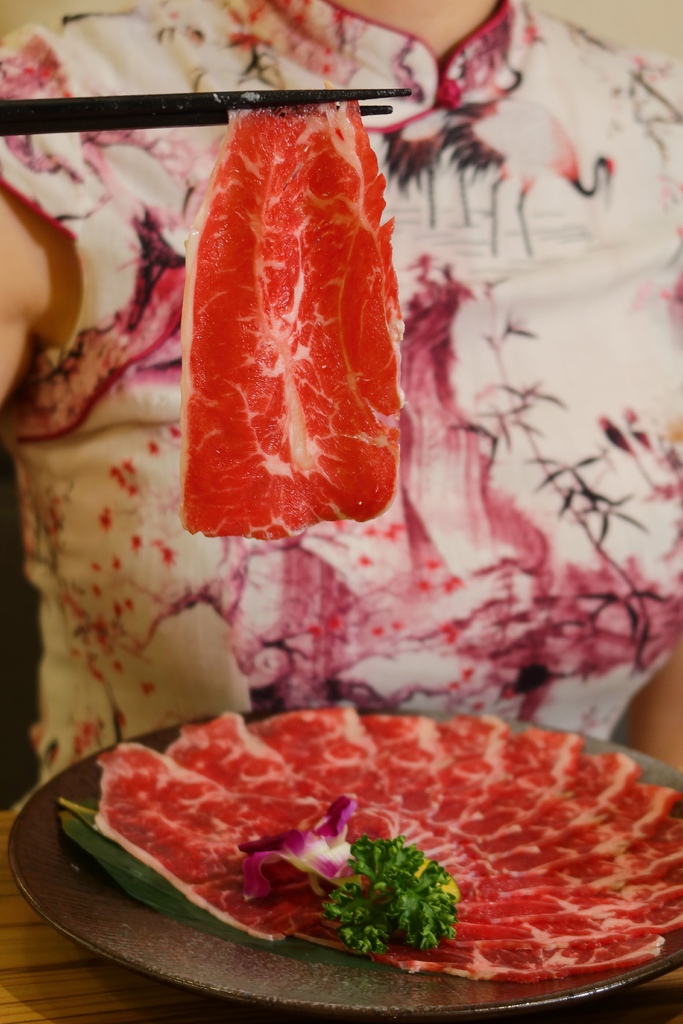 【金門火鍋】恆旨味屋 日式鍋物│招牌日本A5和牛 現撈活體波士頓龍蝦 金門必吃頂級鍋物│金門美食推薦 @混血珊莎的奇幻旅程