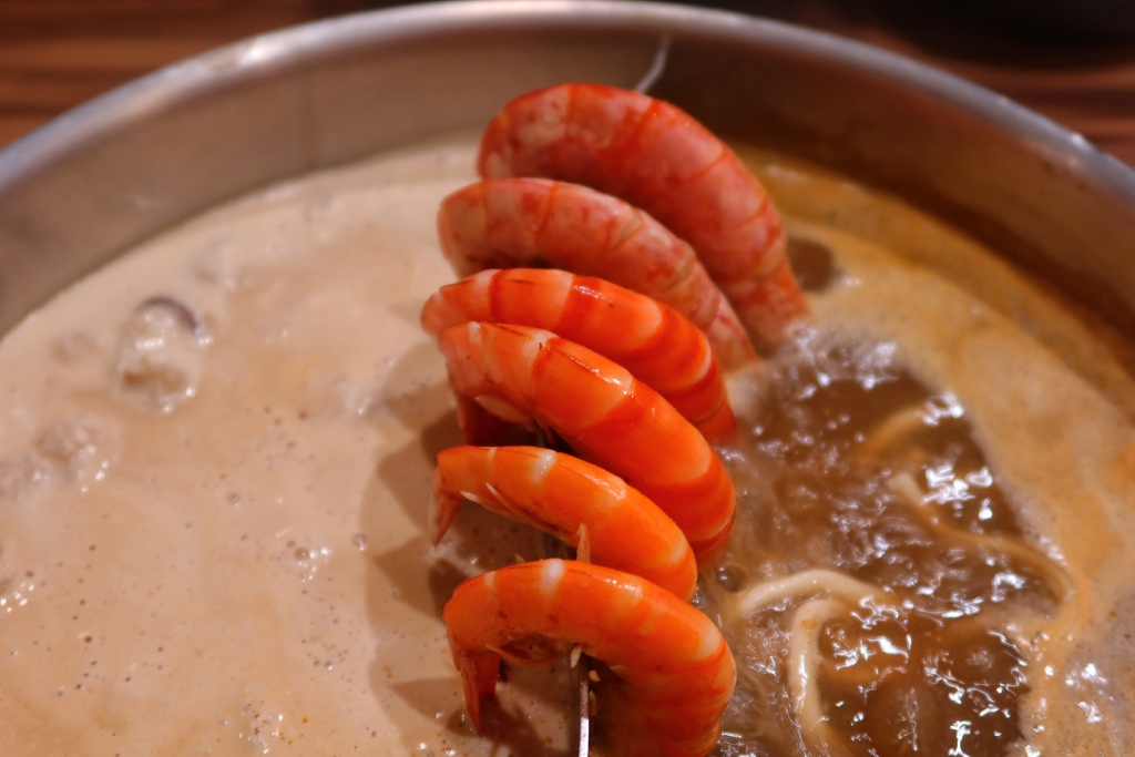 【金門火鍋】恆旨味屋 日式鍋物│招牌日本A5和牛 現撈活體波士頓龍蝦 金門必吃頂級鍋物│金門美食推薦 @混血珊莎的奇幻旅程