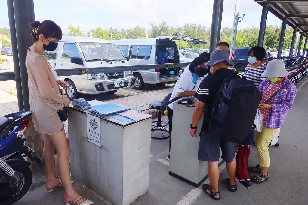 【金門租車】金豐租車行，金門機場就能租車還車超方便，暢遊金門免煩惱! @混血珊莎的奇幻旅程