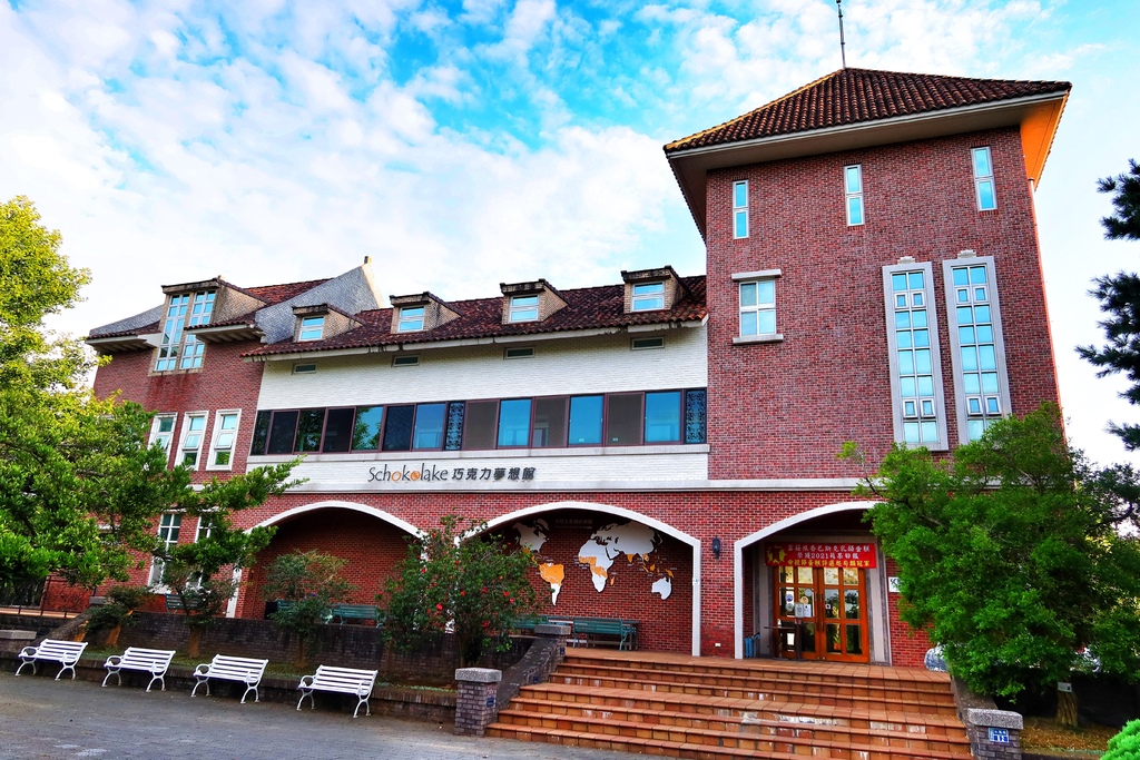 【苗栗溫泉住宿】苗栗巧克力雲莊，一泊二食專案，空間密碼四人房，附設景觀溫泉池，獨享度假悠閒時光! @混血珊莎的奇幻旅程