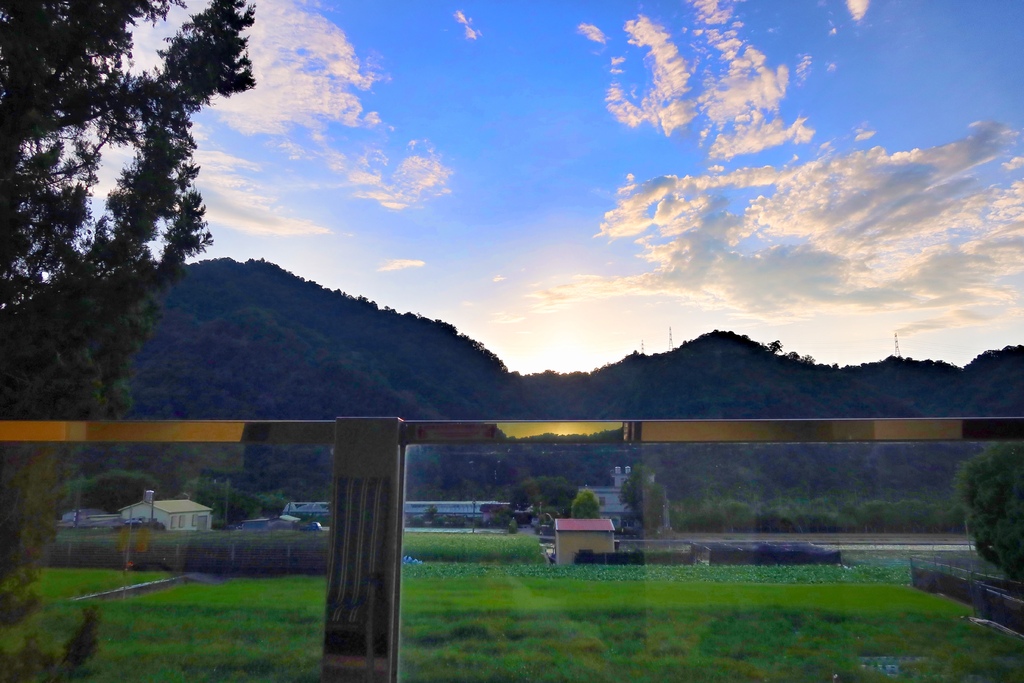 【苗栗溫泉住宿】苗栗巧克力雲莊，一泊二食專案，空間密碼四人房，附設景觀溫泉池，獨享度假悠閒時光! @混血珊莎的奇幻旅程