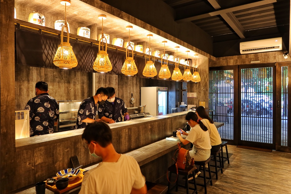 【島津和牛咖哩】高人氣新竹咖哩飯，日本和牛搭配產地直送北海道夢美人米，咖哩控不能錯過! @混血珊莎的奇幻旅程
