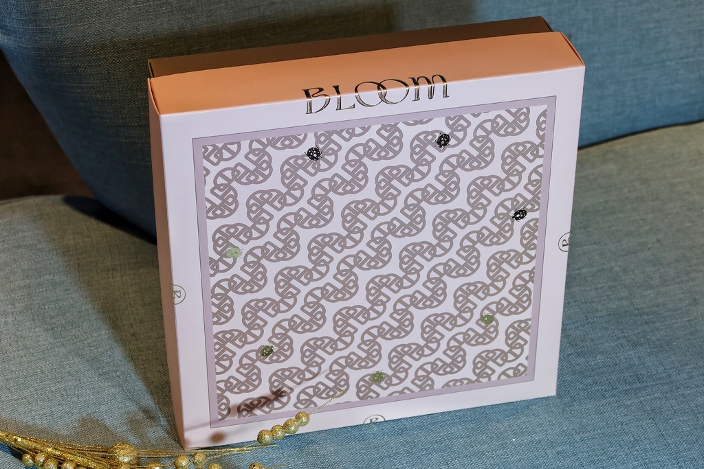 【喜餅推薦】Bloom wedding 花神頂級法式喜餅，輕奢感大人系法式甜點 媲美精品級質感禮盒 成就一生一次的夢幻選擇! @混血珊莎的奇幻旅程