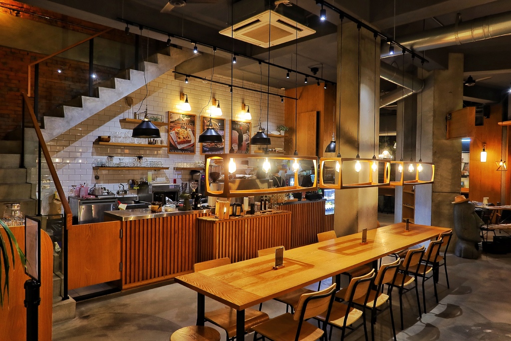 【台中南屯餐廳】Zeller Coffee 宅樂咖啡大墩店│南屯日系美學咖啡廳 夜晚化身氛圍餐酒館  享受微醺食光 下班就來這! @混血珊莎的奇幻旅程