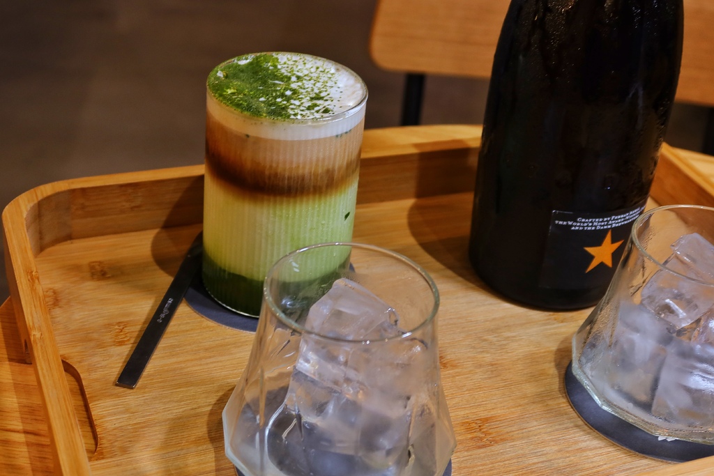 【台中南屯餐廳】Zeller Coffee 宅樂咖啡大墩店│南屯日系美學咖啡廳 夜晚化身氛圍餐酒館  享受微醺食光 下班就來這! @混血珊莎的奇幻旅程