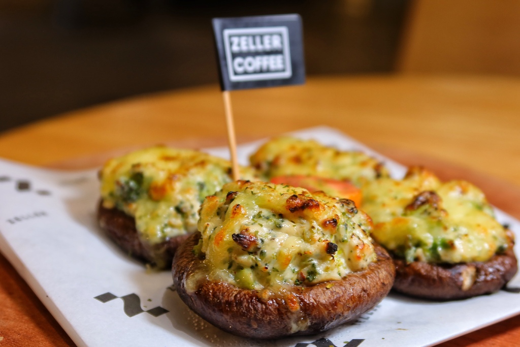 【台中南屯餐廳】Zeller Coffee 宅樂咖啡大墩店│南屯日系美學咖啡廳 夜晚化身氛圍餐酒館  享受微醺食光 下班就來這! @混血珊莎的奇幻旅程