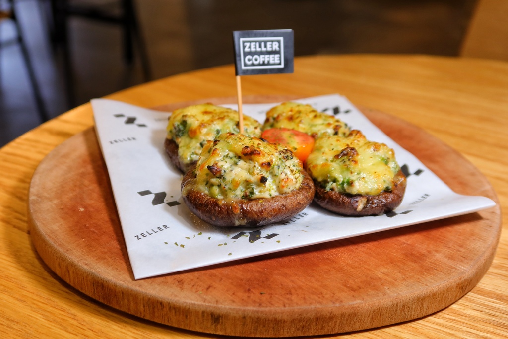 【台中南屯餐廳】Zeller Coffee 宅樂咖啡大墩店│南屯日系美學咖啡廳 夜晚化身氛圍餐酒館  享受微醺食光 下班就來這! @混血珊莎的奇幻旅程